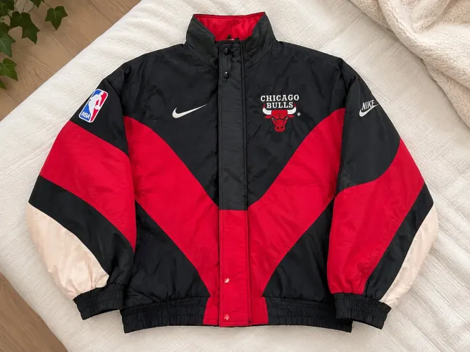 Jaqueta Nike Chicago Bulls NBA Vintage Original - Preta/Vermelha