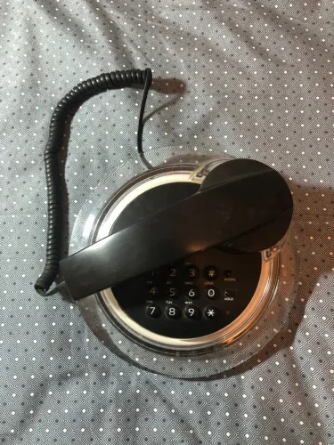 Telefone antigo em Acrílico