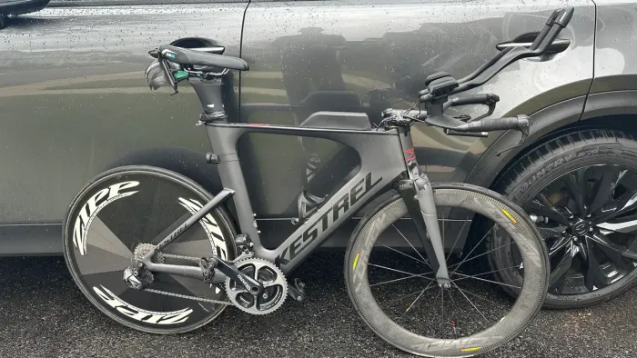 Bike Triathlon TT Kestrel SL 5000 - 2018 (Di2, roda disco, potenciômetro Quarq, mala)