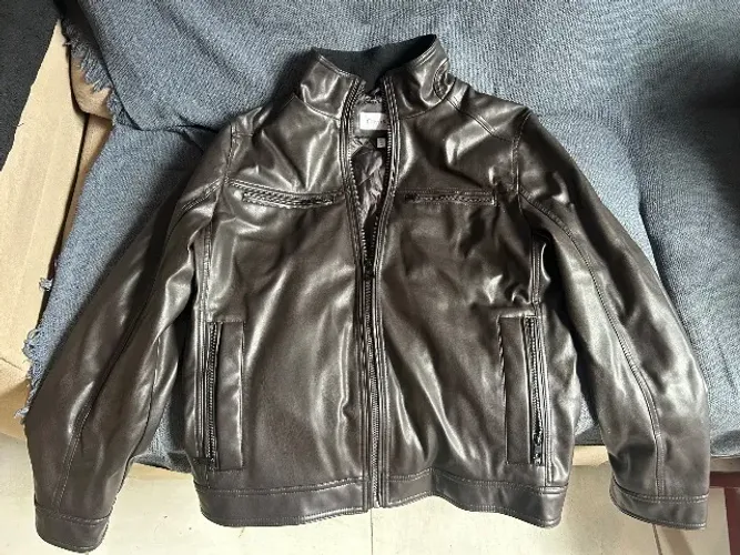 Jaqueta couro Calvin Klein marrom original.