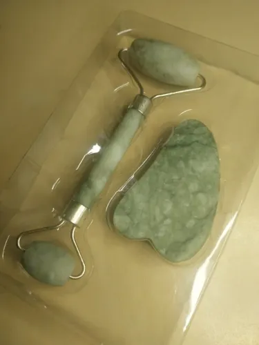 kit facial massageador de jade + gua sha | autocuidado premium