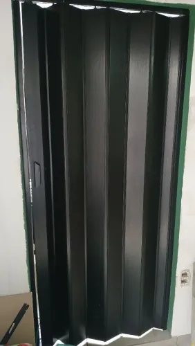 Porta sanfonada novinha medida 80 por 2.00