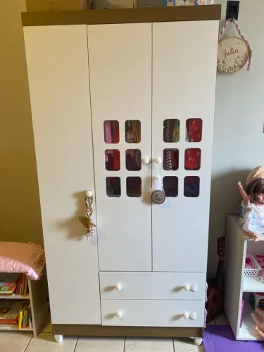 Guarda roupa infantil
