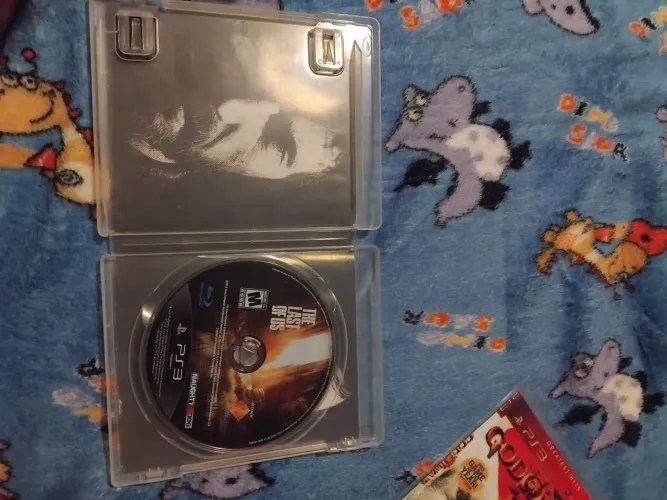The last of us ps3 e god 3 de brinde