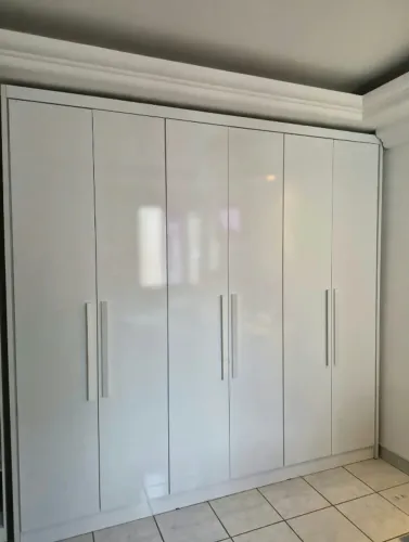 Guarda-roupa Casal 2,43m Rizon New 6 Portas 8 Gavetas Neve - Novo Horizonte