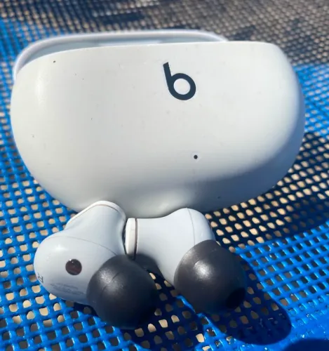 Fone De Ouvido Sem Fio Apple Beats Studio Buds - Branco