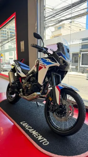 CRF 1100L Africa Twin DCT 2026 disponivel