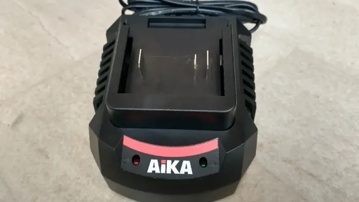 Carregador Bateria Aika 20v 4ah