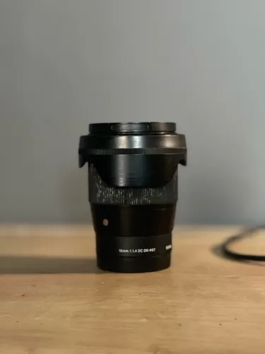 Lente Sigma 16MM 1.4 (APS-C)