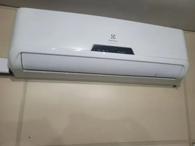 Aparelho ar condicionado Electrolux Inverter Techno - 220 V - 18000 BTUs