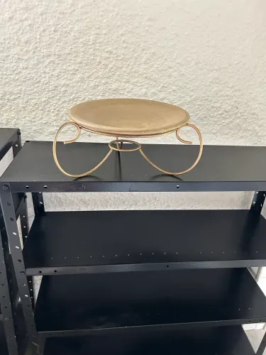 Enfeite para mesa e aparadores em cerâmica e ferro