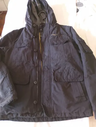 Jaqueta preta grossa perfeita para o inverno