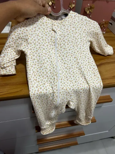Lote 4 peças de Macacão p/menina rn sundine