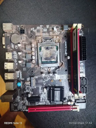 Placa mãe UP gammer com processador i3 e memória de 2gb ddr3.