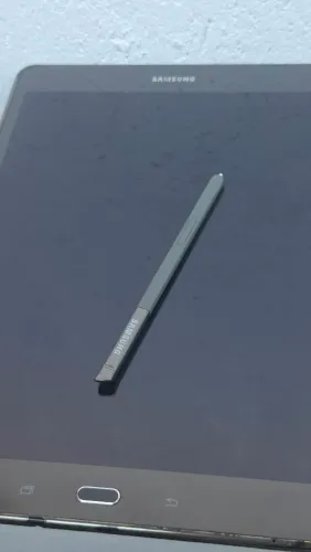 Tablet com S Pen (caneta)