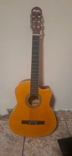 Violão 300,00