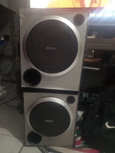 Estou vendendo essas duas caixas amplificada, perfeita pra sua casa ou carro
