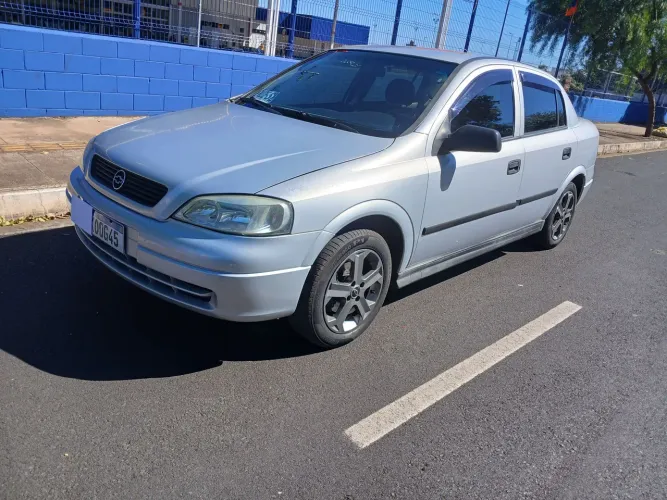 Chevrolet Astra Sedan/ GL Sedan 1.8 MPFI 4P (álcool) 1999