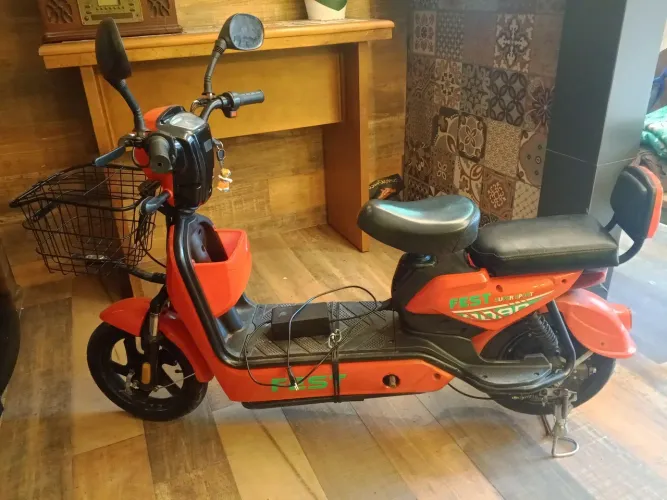 Vendo scooter elétrica