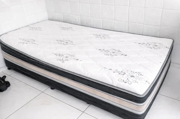 Vendo colchão de solteiro 