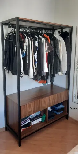 Guarda roupa roteiro closet aberto 