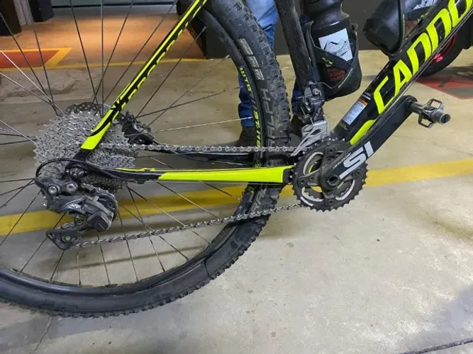 Bike Cannondale F-Si Carbon com suspensão Lefty