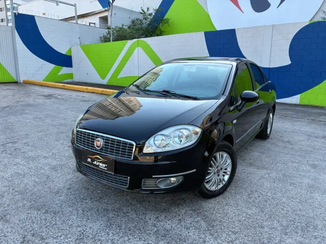 Fiat Linea Essence 1.8 Flex 16V 4P 2012