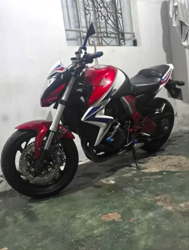 Cb1000 r (barracuda)