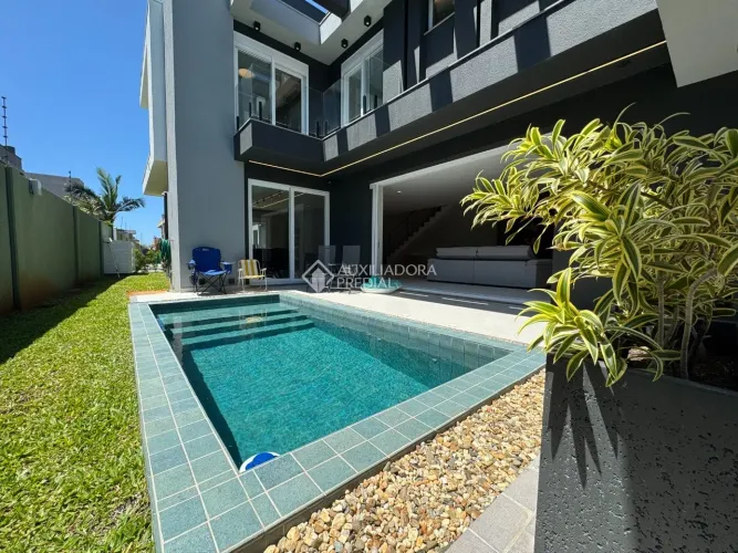 Casa de condomínio próxima ao mar em Xangri-lá