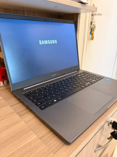 Notebook Samsung Usado Core i5 de 12gen 8gb ram 256 SSD