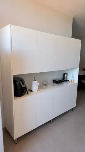Armário em mdf branco novo /com 3 meses de uso de A210 xL180