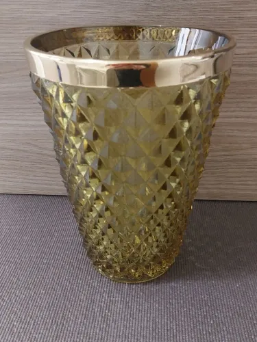 Lindo vaso bico de jaca com filete dourado
