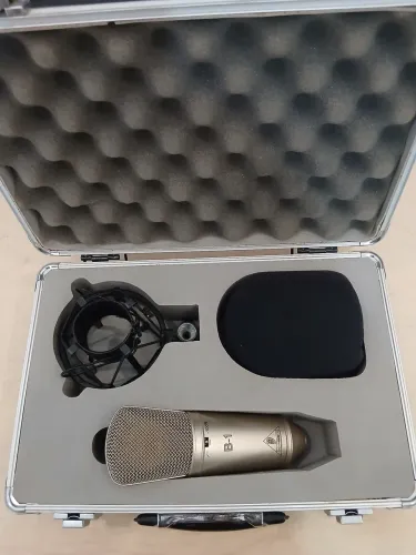 Microfone condensador Behringer B1 