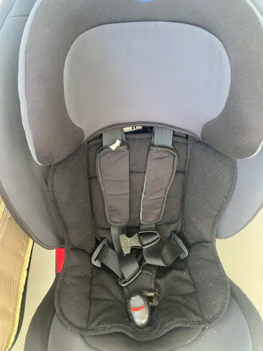 Cadeirinha de carro Chico