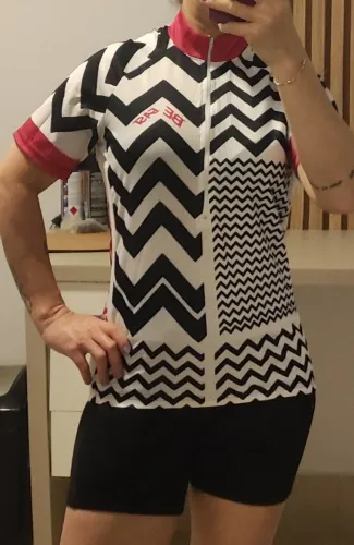Blusa ciclismo feminina.