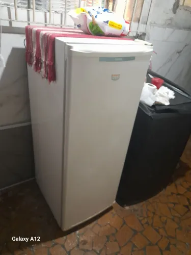 Freezer vertical cônsul 121 litros super novo tem manual original 