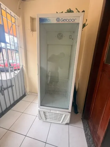 Freezer vertical porta de vidro