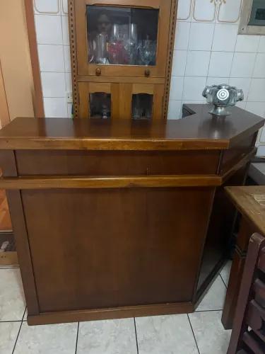 Vendo Bar de madeira maciça vinda do Sul do Brasil