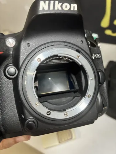 Nikon D610 Full Frame FX (corpo) 24MP, só 33 mil cliques