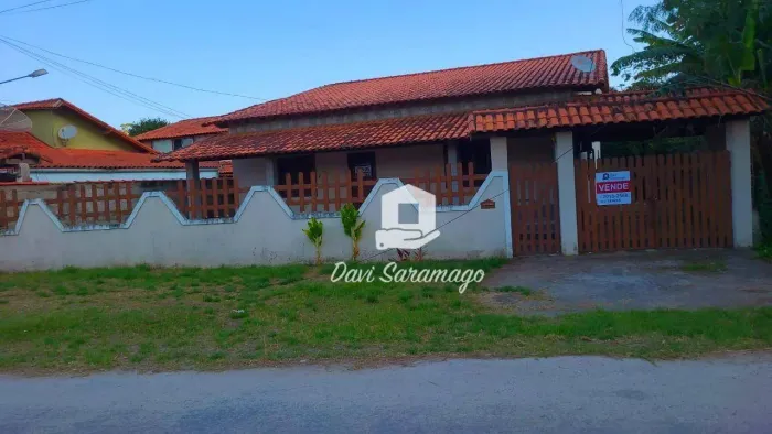 Casa com 3 dormitórios à venda, 220 m² área construída e 854m2 de terreno em Chácaras de I