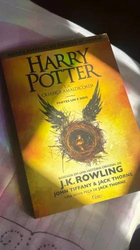 Livro A Criança Amaldiçoada Harry Potter