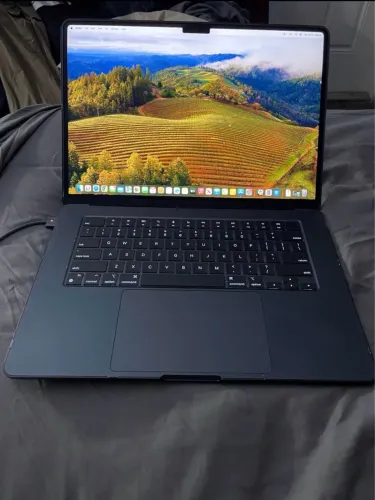 MACBOOK M2
