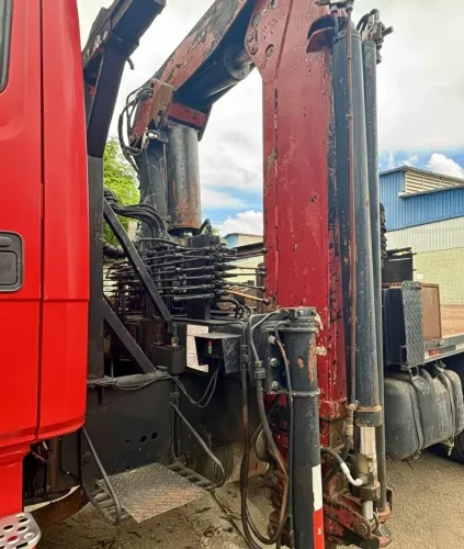 Vende-se munck Mercedes 1620 2009 com munk madal 30000. 