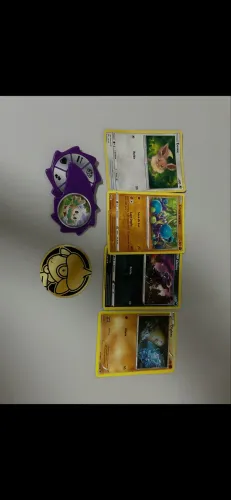 4 cartas Pokémon