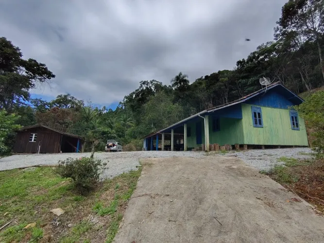 Sítio de 3 hectares em Anitápolis - Com casa, açude, 2 nascentes e vista espetacular.