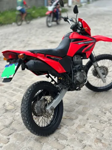 Tornado 250 muito nova