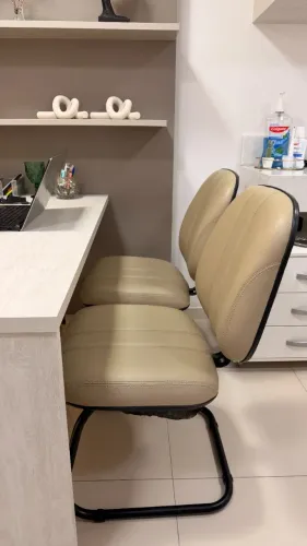 Cadeiras para escritório clínica recepção