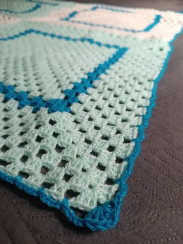Manta Crochê Branca/Azul - Tam 80x80