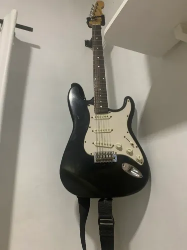 Guitarra Stratocaster Benson