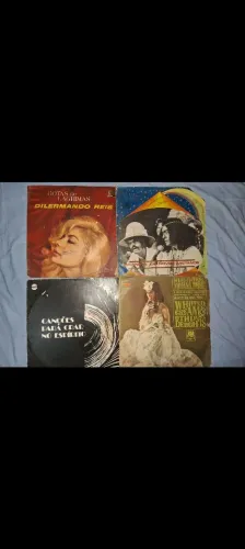 4 Discos de Vinil Diversos Antigos